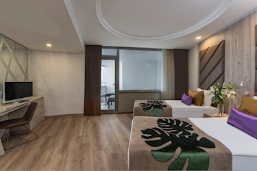 Be Suite Side Sea View