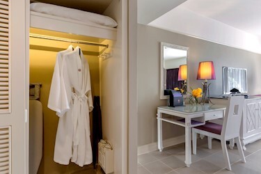 Laguna Room