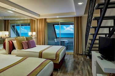 Doublex Family Room